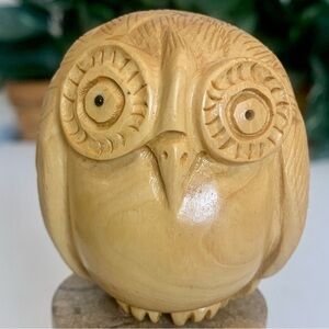 Natural Boxwood Netsuke Owl Animal Figurine Wooden Bird Carving Figure VTG 2.4"